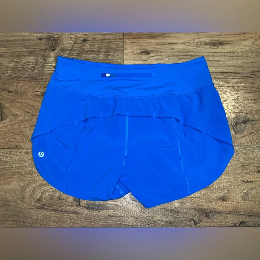 Lululemon Speed Up Mid-Rise Lined Short 4"
Poolside Size 8 - Picture 4 of 5